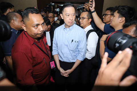 Menteri Perdagangan (Mendag) RI periode 2015-2016, Thomas Trikasih Lembong atau Tom Lembong tiba untuk menjalani sidang pembacaan nota pembelaan atau pleidoi terkait kasus dugaan korupsi importasi gula di Tipikor, Rabu (9/7). Foto: Iqbal Firdaus/kumparan