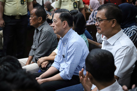 Menteri Perdagangan (Mendag) RI periode 2015-2016, Thomas Trikasih Lembong atau Tom Lembong tiba untuk menjalani sidang pembacaan nota pembelaan atau pleidoi terkait kasus dugaan korupsi importasi gula di Tipikor, Rabu (9/7). Foto: Iqbal Firdaus/kumparan