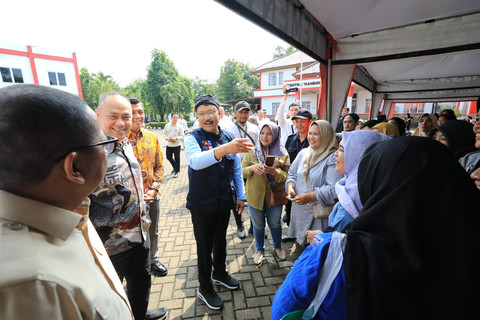 Mensos Saifullah Yusuf (Gus Ipul) meninjau simulasi Sekolah Rakyat rintisan di Sentra Handayani Jakarta, Cipayung, Jakarta Timur, Rabu (9/7/2025). Foto: Dok Kemensos
