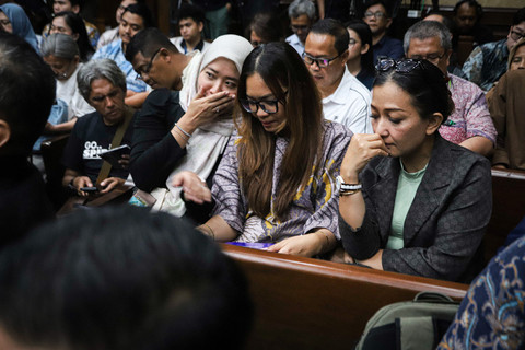 Sejumlah emak-emak menghadiri persidangan pembacaan pledoi kasus mantan Menteri Perdagangan (Mendag) Thomas Trikasih Lembong atau Tom Lembong di Pengadilan Tipikor, Jakarta, Rabu (9/7/2025). Foto: Iqbal Firdaus/kumparan