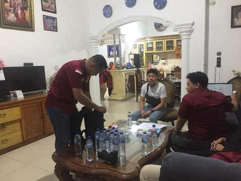 Suasana di dalam rumah mantan Wali Kota Palembang, Harnojoyo, Rabu, 9 Juli 2025/Anyelir.