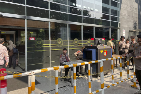 X-ray detector dipasang jelang sidang pleidoi atau pembacaan nota pembelaan Sekjen PDIP Hasto Kristiyanto, di Pengadilan Tipikor Jakarta, Kamis (10/7/2025). Foto: Fadhil Pramudya/kumparan