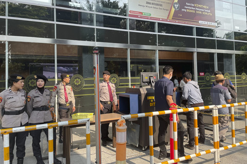X-ray detector dipasang jelang sidang pleidoi atau pembacaan nota pembelaan Sekjen PDIP Hasto Kristiyanto, di Pengadilan Tipikor Jakarta, Kamis (10/7/2025). Foto: Fadhil Pramudya/kumparan