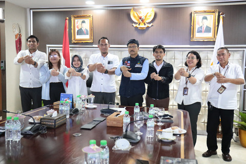 Menteri Sosial Saifullah Yusuf (Gus Ipul) saat audiensi dengan Komisi Nasional Disabilitas (KND) terkait program Sekolah Rakyat dan penguatan pemberdayaan disabilitas di Kementerian Sosial, Rabu (9/7/2025). Foto: Dok. Kemensos