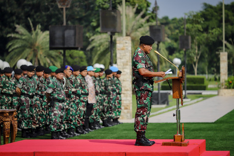 Inspektur Jenderal TNI Letjen TNI Muhammad Saleh Mustafa memimpin upacara penerimaan Satgas KIZI TNI Kontingen Garuda XX-U MONUSCO Kongo TA 2024 di Lapangan PRIMA, Mabes TNI, Cilangkap, Jakarta Timur, Kamis (10/7/2025). Foto: Jamal Ramadhan/kumparan