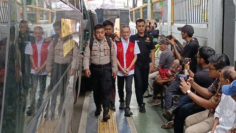 Musisi Fariz RM tiba di Pengadilan Negeri Jakarta Selatan untuk menjalani sidang narkoba pada Kamis (10/7). Foto: Aprilandika Pratama/kumparan