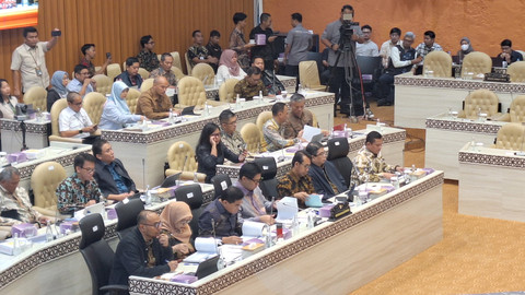 Rapat Kerja Komisi V DPR RI dengan Menteri PKP di Gedung DPR, Jakarta Selatan pada Kamis (10/7). Foto: Argya Maheswara/kumparan