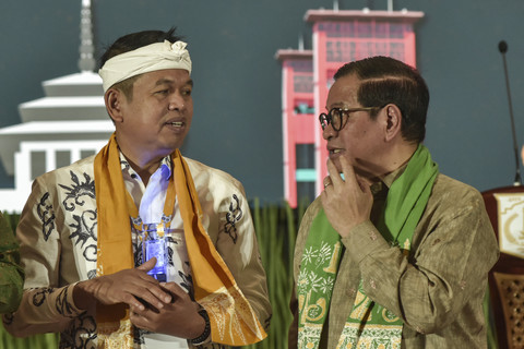 Dedi Mulyadi dan Pramono Anung di acara KPK di Ancol, Jakarta Utara, Kamis (10/7/2025). Foto: Fakhri Hermansyah/ANTARA FOTO