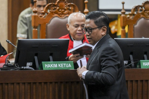 Terdakwa kasus dugaan suap pergantian antarwaktu (PAW) untuk anggota DPR Harun Masiku dan perintangan penyidikan, Hasto Kristiyanto menjalani sidang pembacaan nota pembelaan (pleidoi) di Pengadilan Tipikor, Jakarta, Kamis (10/7/2025). Foto: Hafidz Mubarak A/ANTARA FOTO
