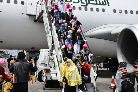 Jemaah haji Debarkasi Palembang kembali ke tanah air/Anyelir.