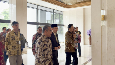 Ketua MPR RI Ahmad Muzani bersama Wakil Ketua MPR RI, Rusdi Kirana dan Edhie Baskoro Yudhoyono tiba di Gedung Mahkamah Agung (MA), Jakarta, Jumat (11/7/2025). Foto: Abid Raihan/kumparan