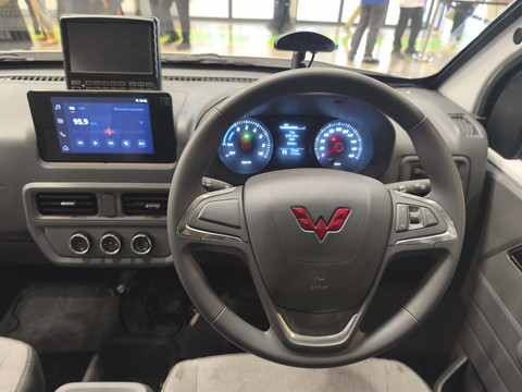 Kendaraan niaga listrik, Wuling Mitra EV resmi diperkenalkan di Indonesia, Jumat (11/7/2025).  Foto: Sena Pratama/kumparan