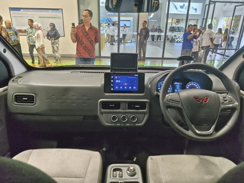 Kendaraan niaga listrik, Wuling Mitra EV resmi diperkenalkan di Indonesia, Jumat (11/7/2025).  Foto: Sena Pratama/kumparan
