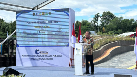 Wamen HAM, Mugiyanto, saat memberi sambutan peresmian Memorial Living Park Aceh, Kamis (10/7). Foto: Dok. Istimewa