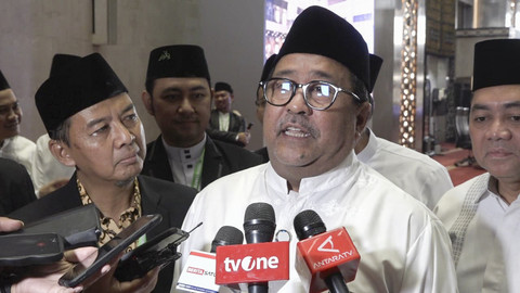 Wakil Gubernur Jakarta, Rano Karno menjawab pertanyaan wartawan usai menghadiri acara Silaturahim Tilawati Nasional di Masjid Istiqlal, Jakarta Pusat, Sabtu (12/7/2025). Foto: Zamachsyari/kumparan