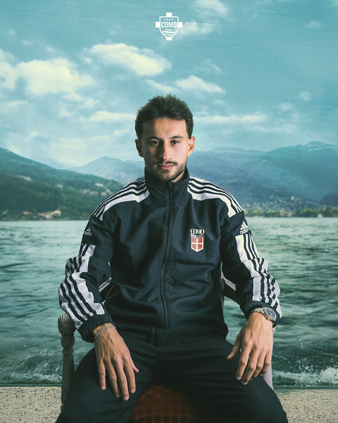  Instagram/ @comofootball