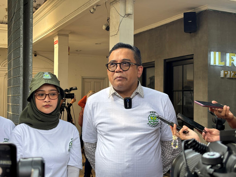 Ketua DPP PKB, Ahmad Iman Sukri di kawasan Blok M, Jakarta pada Sabtu (12/7/2025). Foto: Abid Raihan/kumparan