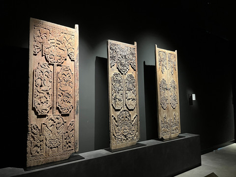 Deretan koleksi di SAKA museum, Ayana Resort & Spa Bali, Jumat (11/7). Foto: Giovanni/kumparan