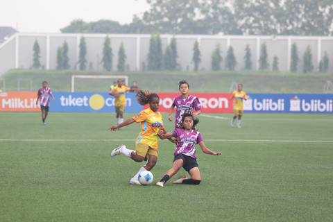 Tangerang melawan Papua di semifinal HYDROPLUS Piala Pertiwi U-14 & U-16 All Stars 2025, Supersoccer Arena, Kudus, Sabtu (12/7). Foto: Dok. MilkLife Soccer
