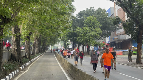 Suasana CFD di arteri Pondok Indah, tepatnya di Simpang Bangur-Simpang Kostrad, Jakarta Selatan, Minggu (13/7/2025). Foto: Rayyan Farhansyah/kumparan