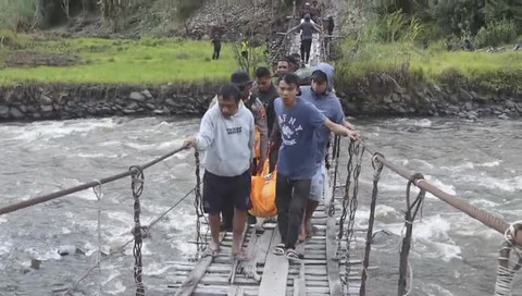 Evakuasi warga sipil tewas dibunuh di Puncak Jaya, Papua Tengah, pada Jumat (11/7/2025) dan Sabtu (12/7/2025). Foto: Dok. Istimewa