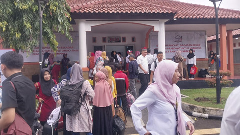 Antrean wali murid di Sekolah Rakyat Kabupaten Bogor, Senin (14/7/2025). Foto: Dok. Istimewa