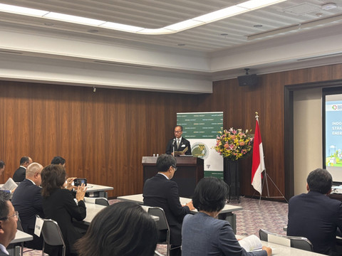 Menteri Perindustrian Agus Gumiwang Kartasasmita memberikan kuliah umum di Hiroshima University, Jepang, Senin (14/7/2025). Foto: Nicha Muslimawati/kumparan