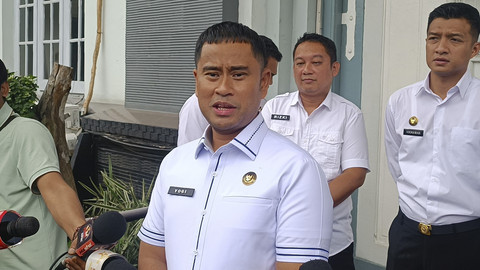 Kepala Lapas Pemuda Kelas II Tangerang, Yogi Suhara, bicara soal penahanan Jonathan Frizzy, Senin (14/7/2025). Foto: Giovanni/kumparan