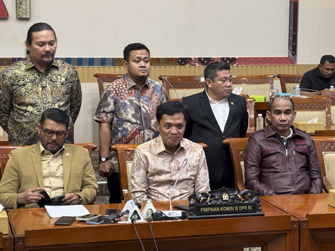 Konferensi Pers Panja RUU KUHAP oleh Ketua Komisi III DPR RI, Habiburokhman di Kompleks Parlemen, Senayan, Jakarta pada Senin (14/7/2025). Foto: Abid Raihan/kumparan