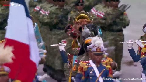 Kontingan Indonesia meriahkan Peringatan Bastille Day di Paris, Pranci, Senin (14/7/2025). Foto: YouTube/ Sekretariat Presiden