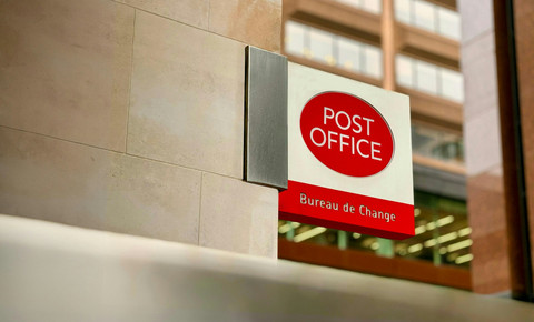 Ilustrasi Apakah Kantor Pos Buka Hari Minggu, Sumber Unsplash Mylo Kaye