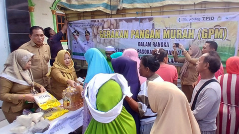 Suasana Gerakan Pangan Murah di Inobonto, Kabupaten Bolaang Mongondow, Sulawesi Utara.