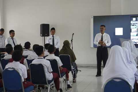 Masa Pengenalan Lingkungan Sekolah (MPLS) di Sekolah Rakyat Menengah Pertama (SRMP) 6, Bambu Apus, Jakarta Timur, Senin (14/7/2025). Foto: Kemensos RI