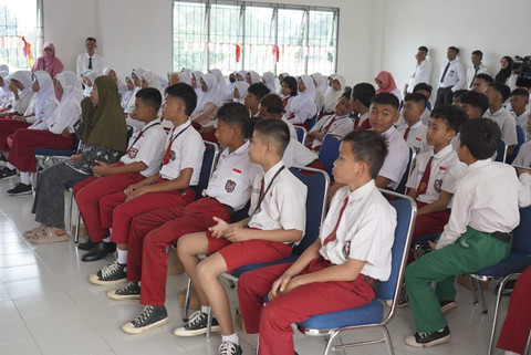 Masa Pengenalan Lingkungan Sekolah (MPLS) di Sekolah Rakyat Menengah Pertama (SRMP) 6, Bambu Apus, Jakarta Timur, Senin (14/7/2025). Foto: Kemensos RI