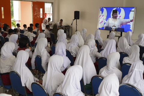 Masa Pengenalan Lingkungan Sekolah (MPLS) di Sekolah Rakyat Menengah Pertama (SRMP) 6, Bambu Apus, Jakarta Timur, Senin (14/7/2025). Foto: Kemensos RI