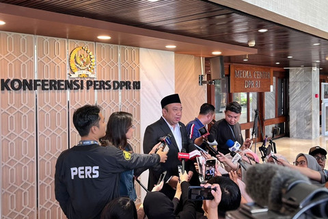 Wakil Ketua Komisi X Lalu Hadrian Irfani, Selasa (15/7/2025). Foto: Haya Syahira/kumparan