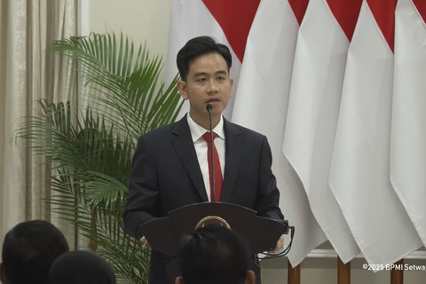 Wapres Gibran Rakabuming Raka menyampaikan paparan saat memberikan pembekalan peserta P4N Lemhannas di Lembaga Ketahanan Nasional, Jakarta, Senin (14/7/2025). Foto: Youtube/ Setwapres RI