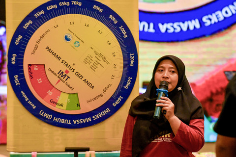 Nutrisionis dan edukator Ajinomoto, Tria Anggita dalam acara GEMBIRA (Gerakan Masak Bergizi Bersama), yang diadakan di ballroom Kebayoran Park Hotel, Selasa (15/7/2025). Foto: Ajinomoto.