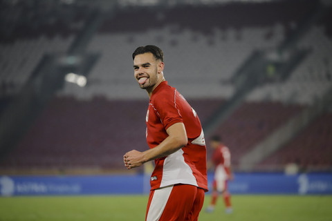 Pemain Timnas Indonesia Jens Raven berselebrasi usai mencetak gol ke gawang Timnas Brunei Darussalam pada pertandingan Grup A Piala AFF U-23 2025 di Stadion Utama Gelora Bung Karno (SUGBK), Jakarta, Selasa (15/7/2025). Foto: Jamal Ramadhan/kumparan