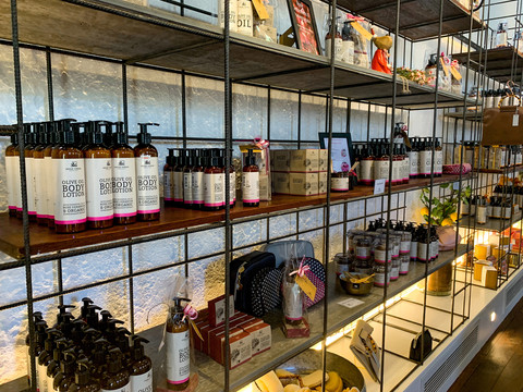 Display store brand kecantikan asal Australia Barat, Vasse Virgin. Foto: GiselleA/Shutterstock