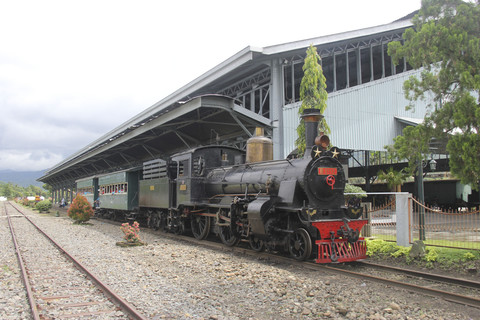  Purnomo Setiawan/Shutterstock