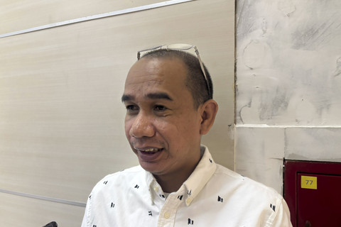 Anggota Komisi III DPR RI, Rudianto Lallo menjawab pertanyaan wartawan saat ditemui di kompleks Parlemen, Senayan, Jakarta, Rabu (16/7/2025). Foto: Abid Raihan/kumparan