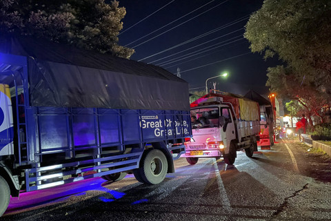 Antrean panjang kendaraan bermotor sebelum memasuki pelabuhan Gilimanuk, Bali, Rabu (16/7/2025). Foto: Adhi