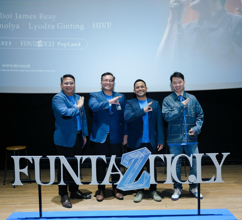 (Kiri ke kanan) Head of Branding & Marketing Communication Group BRI, Roma Jaka Permata Simanjuntak, Head of Digital Innovation Group BRI, Dr. Kaspar Situmorang, Chief Executive Officer, SyahLive Ferrisyah pada konferensi pers di Senayan, Jakarta, Rabu (16/7). Foto: Dok. BRI