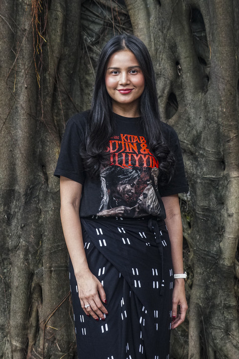 Pemeran film Kitab Sijjin dan Illiyyin Yunita Siregar berpose saat berkunjung ke kumparan di Pasar Minggu, Jakarta, Kamis (17/7/2025). Foto: Darryl Ramadhan/kumparan