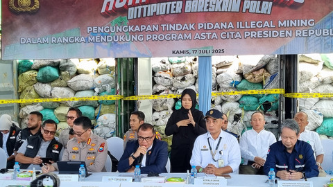 Dittipidter Bareskrim Polri melakukan konpers kasus penambangan batu bara ilegal di Tahura Bukit Soeharto, Kamis (17/7/2025). Foto: Farusma Okta Verdian/kumparan