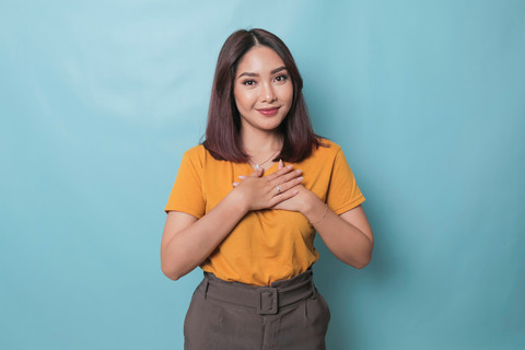 Ilustrasi perempuan yang tidak memprioritaskan standar kecantikan. Foto: Reezky Pradata/Shutterstock