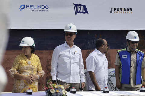 Chief Financial Officer PT Tata Metal Lestari, Wulani Wihardjono, Menperin Agus Gumiwang Kartasasmita dalam Pelepasan Ekspor Baja Lapis PT Tata Metal Group di Pelabuhan Tanjung Priok, Jakarta, Jumat (18/7/2025). Foto: Widya Islamiati/kumparan