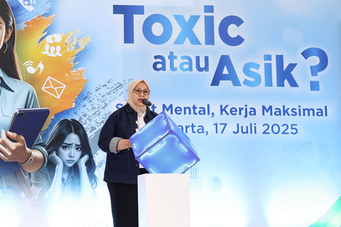 Direktur Pelayanan BPJS Ketenagakerjaan, Roswita Nilakurnia dalam webinar dan talkshow “Toxic atau Asik? Sehat Mental, Kerja Maksimal” di Jakarta, Kamis (17/7). Foto: Dok. BPJS Ketenagakerjaan