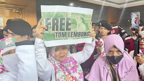 Emak-emak Tom Lembong di Pengadilan Tipikor Jakarta, Jumat (18/7/2025). Foto: Nasywa Athifah/kumparan
